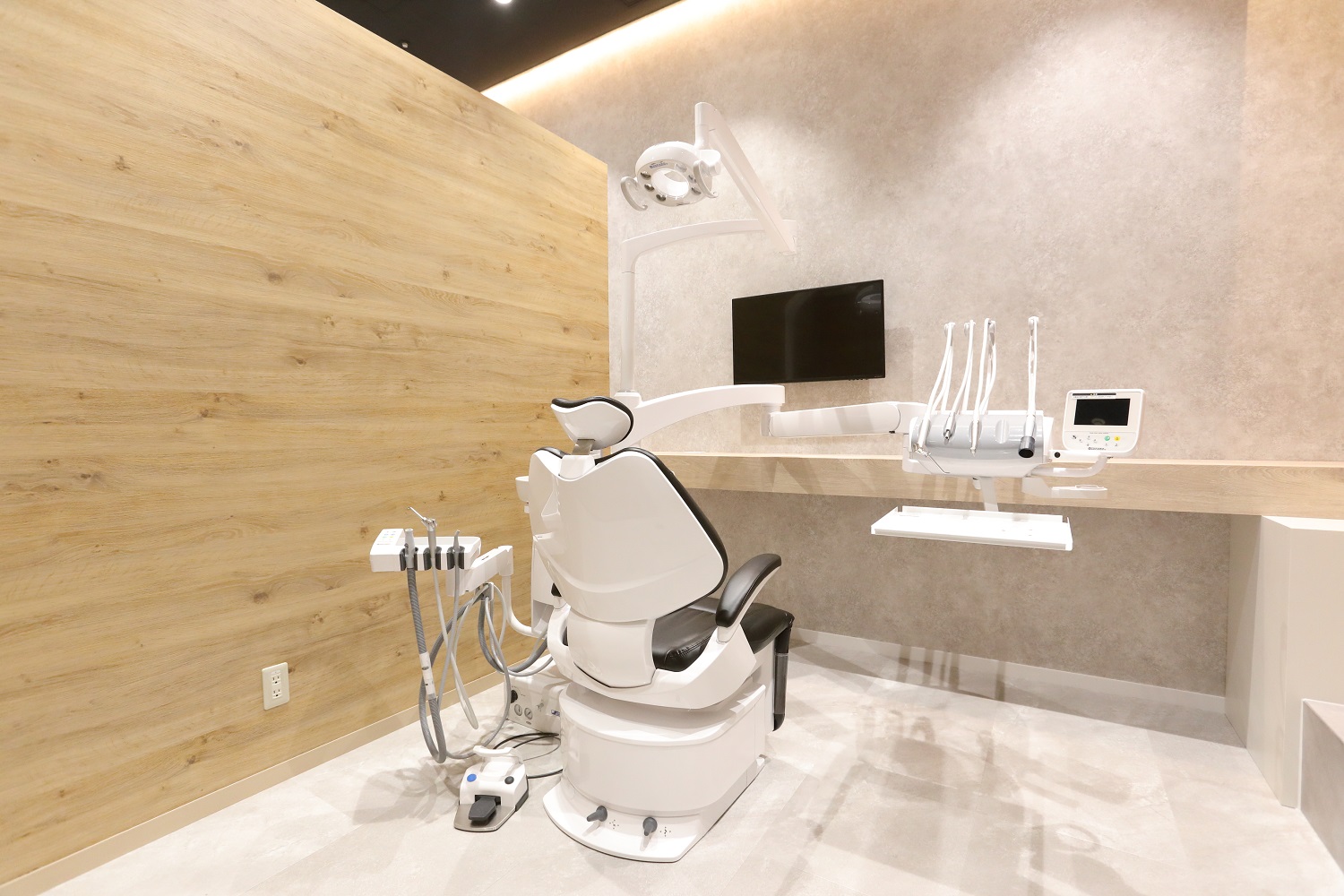 NINE DENTAL 心斎橋PARCO