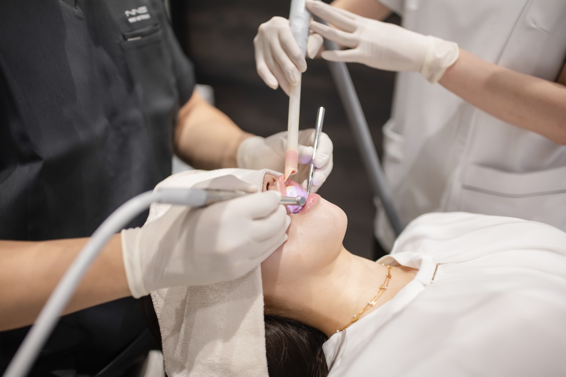 心斎橋駅直結で年中無休土日祝も夜20時まで診療可能